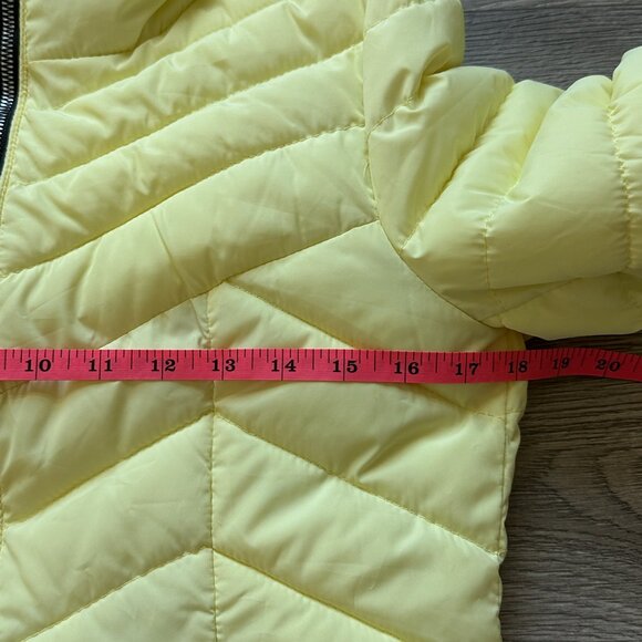 Butter Yellow Down Puffer Jacket Size 44 Quilted Form Fitting Detachable Hood - Picture 8 of 15